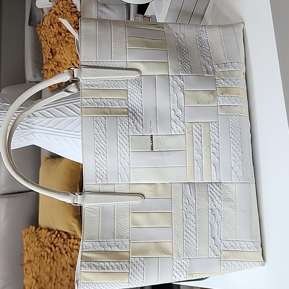 Large tote coach bag